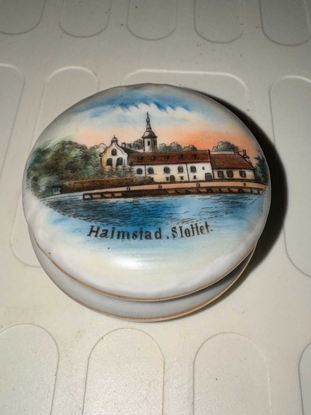 Vintage Halmstad Slottet Decorative Porcelain Trinket Box - White/Blue